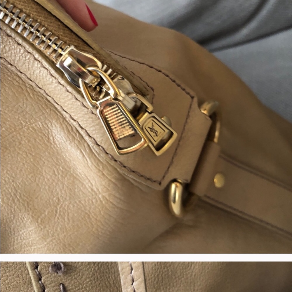 Authentic YSL Yves Saint Laurent Muse Purse - Picture 3 of 16